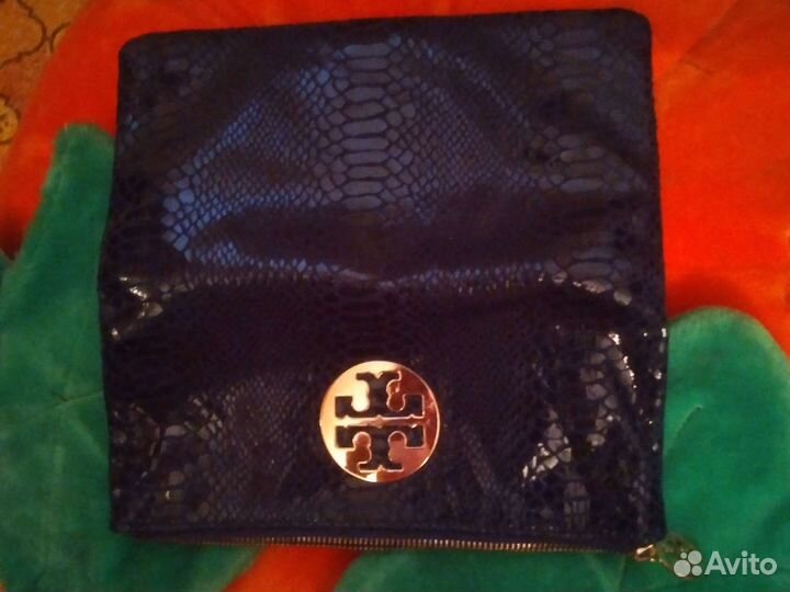 Сумка-клатч женская Guess