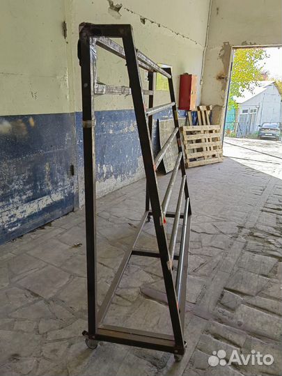Стойка, стеллаж для рулонов пленки, клеенки