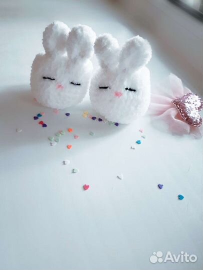 Вязанные игрушки зайка