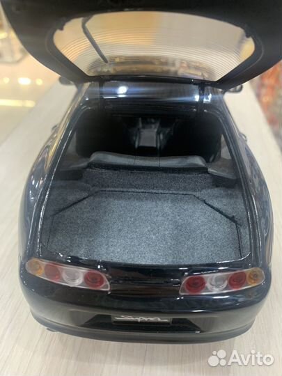 Toyota Supra 1:18