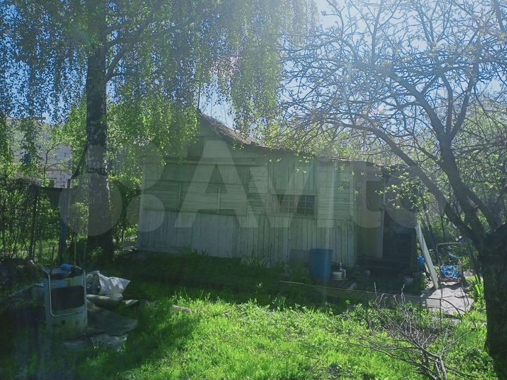 Дача 20 м² на участке 6 сот.