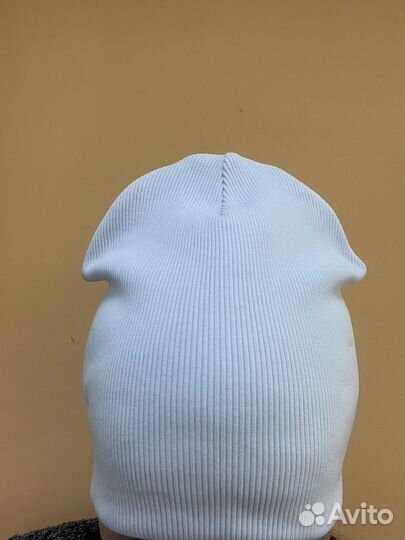 В наличии шапка бини новая