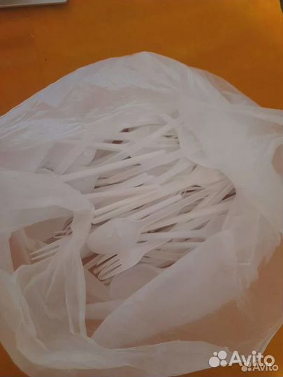 Одноразовые вилки и ложки