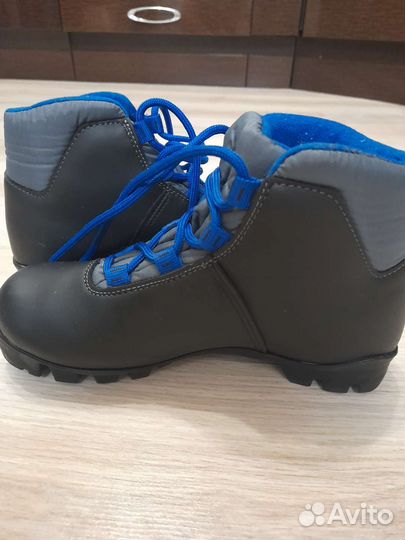 Лыжные ботинки