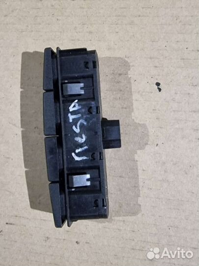 Кнопка обогрева заднего стекла Ford Fusion, Fiesta