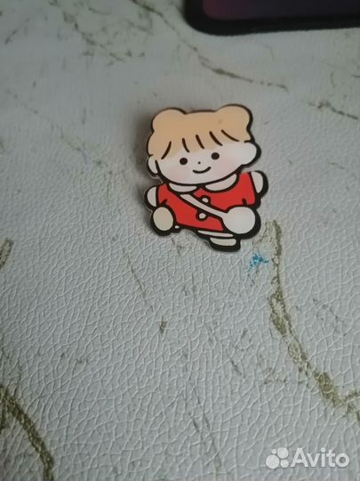 Значки/броши