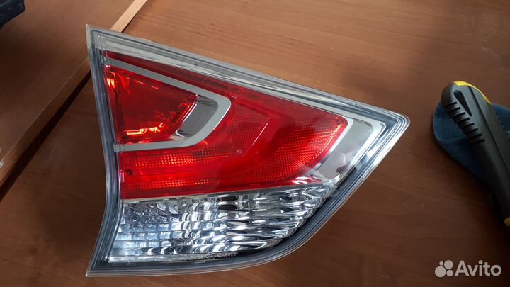 Фонарь задний левый внутренний Nissan X-Trail T32