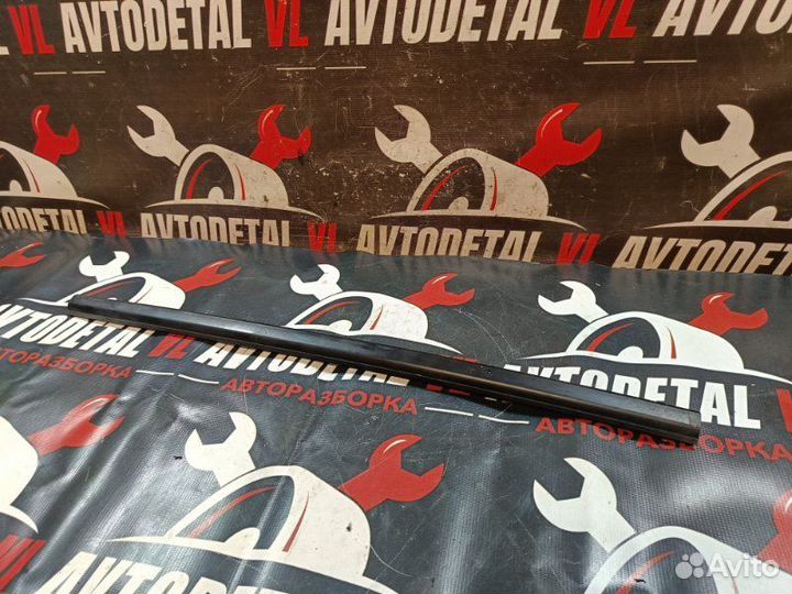 Бархотка стекла наружная задняя правая Honda Civic