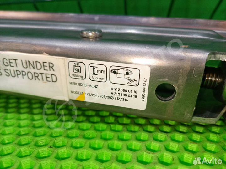 Домкрат Mercedes-Benz C W204