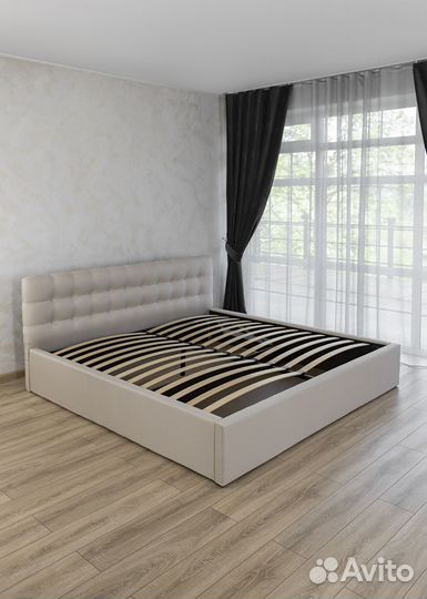 Кровать двуспальная 180 на 200 с мягким изголовьем