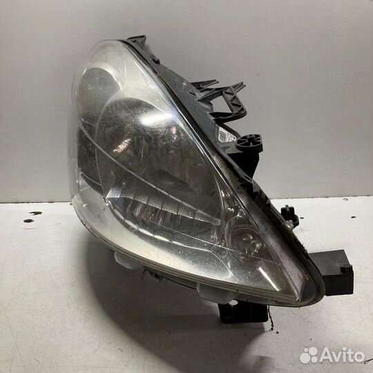 Фара галогеновая правая Peugeot Partner B9 1.6