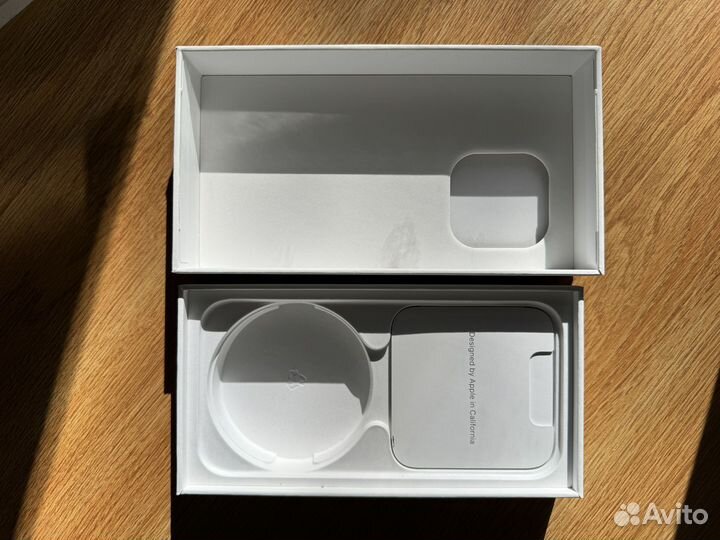 Коробка от iPhone 15 pro