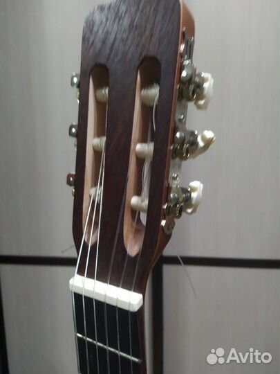 Продаю классическую гитару Presto