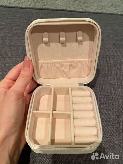 Шкатулка-органайзер для украшений на молнии новая