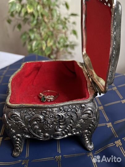 Шкатулка старинная