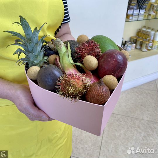 Подарочный набор с экзотическими фруктами