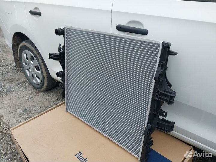 Радиатор на Ивеко Daily 2013 года