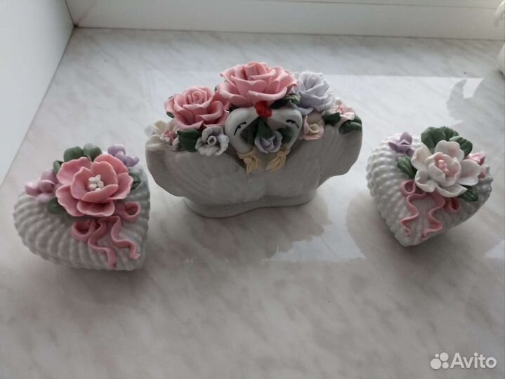Фарфоровая фигурка
