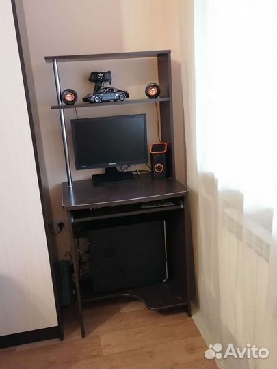 Компьютерный стол