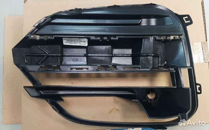 Решетка бампера правая BMW X3 G01