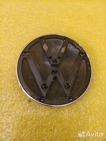 Эмблема на крышку багажника VAG