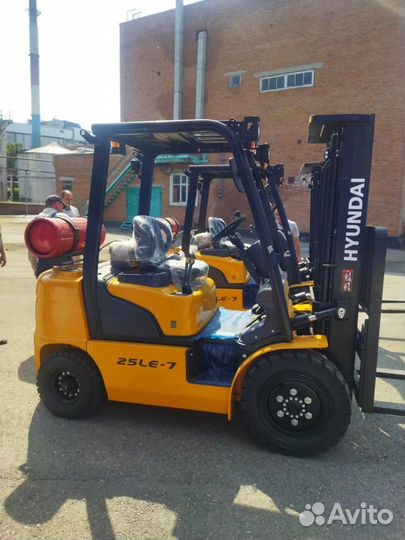 Вилочный погрузчик Hyundai 35LE-7, 2023