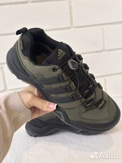 Новые мужские зимние кроссовки Adidas термо 42