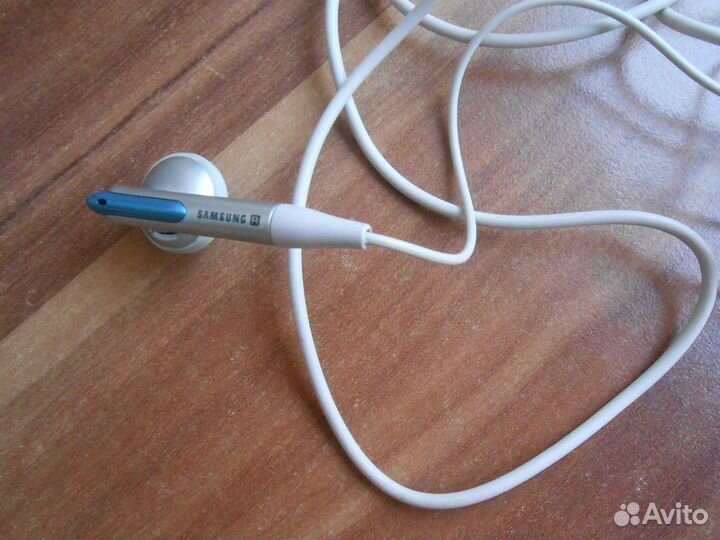 Проводные наушники с микрофоном