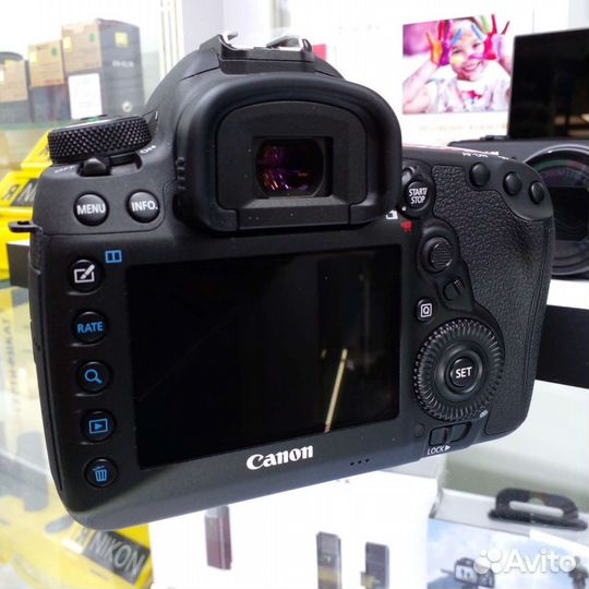 Canon EOS 5D Mark IV body
