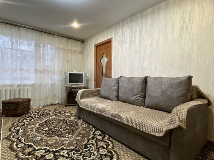 2-к. квартира, 43 м², 3/5 эт.