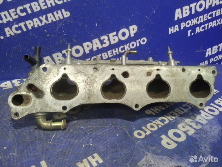 Нижняя часть впускного коллектора Honda Accord 7