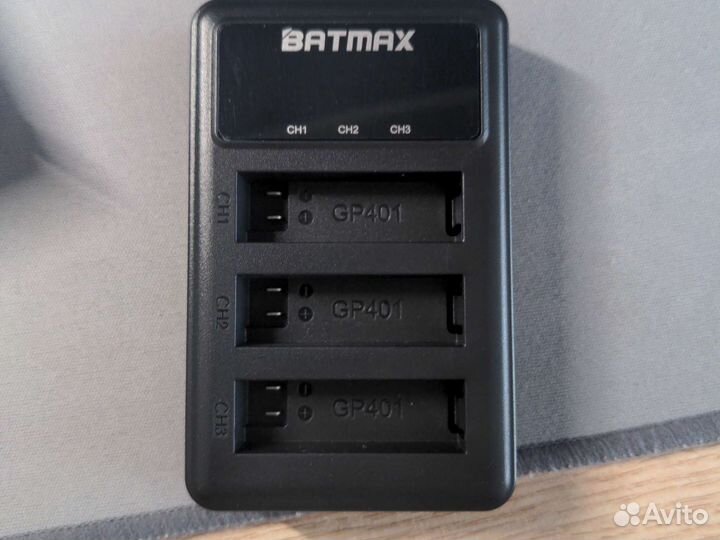 Комплект зарядник и аккумулятор Batmax ahdbt-401