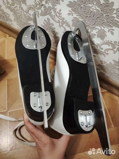 Коньки фигурные