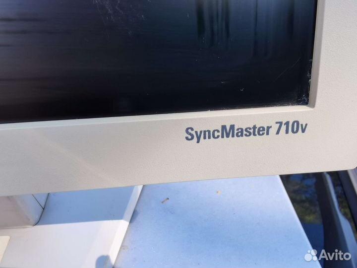 Монитор Samsung syncmaster 710n