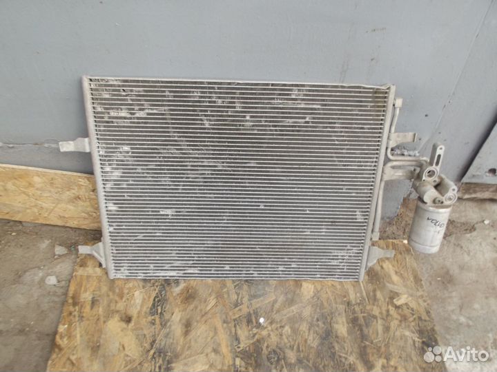 Радиатор радиатор кондиционера Volvo s60