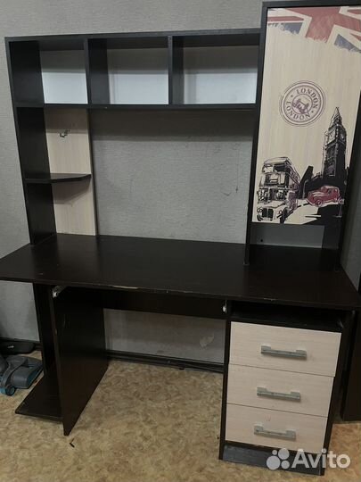 Письменный стол