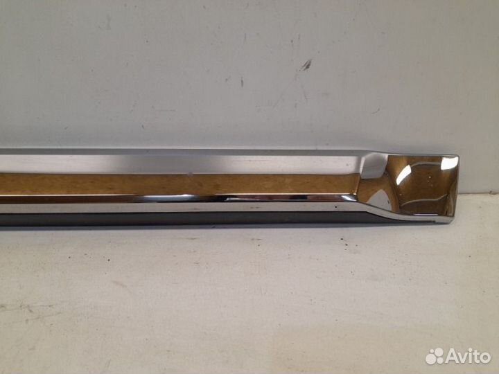 Молдинг двери задний правый Toyota Land Cruiser