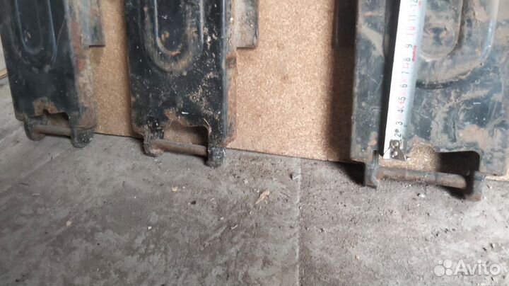 Продам стойки для бортового полуприцепа Кегель