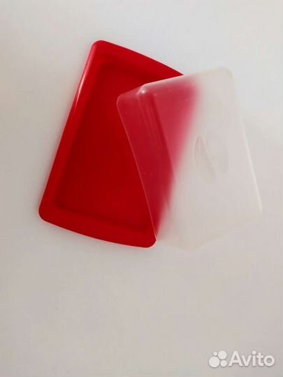 Кувшин, мерная кружка и масленка