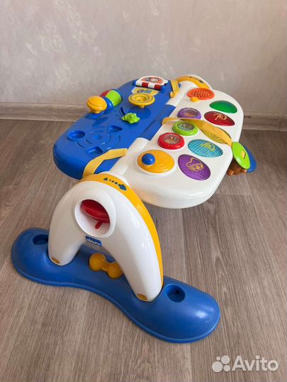 Развивающий столик chicco