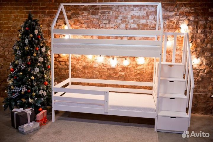 Двухъярусная детская кровать Эко -12 домик - комод