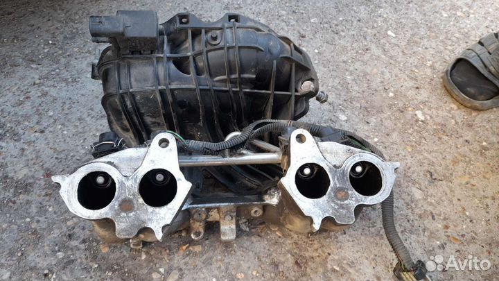 Впускной ресивер в сборе с форсункамии и датчиком