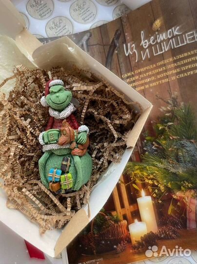 Свеча ручной работы. Гринч. Натуральный воск