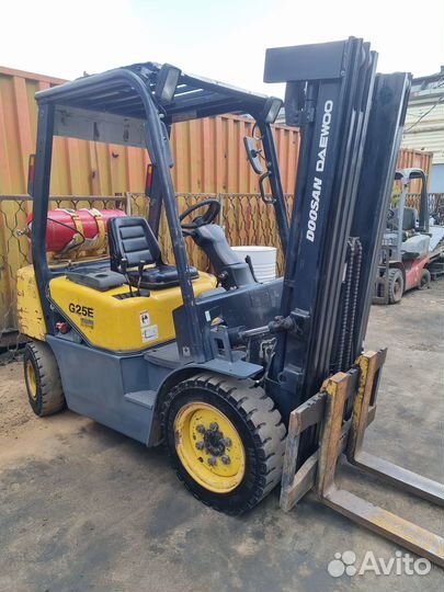 Вилочный погрузчик DOOSAN G25E-3, 2006