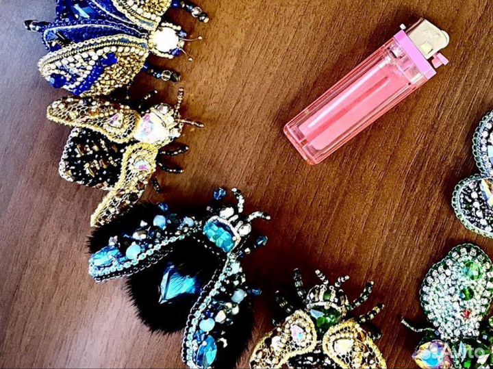 Брошь жук черный