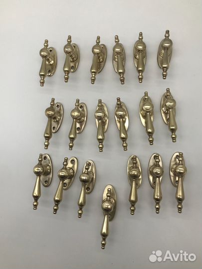 Поворотные оконные ручки