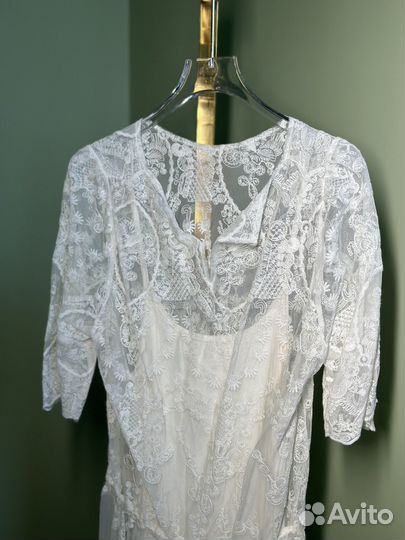 Платье с кружевом