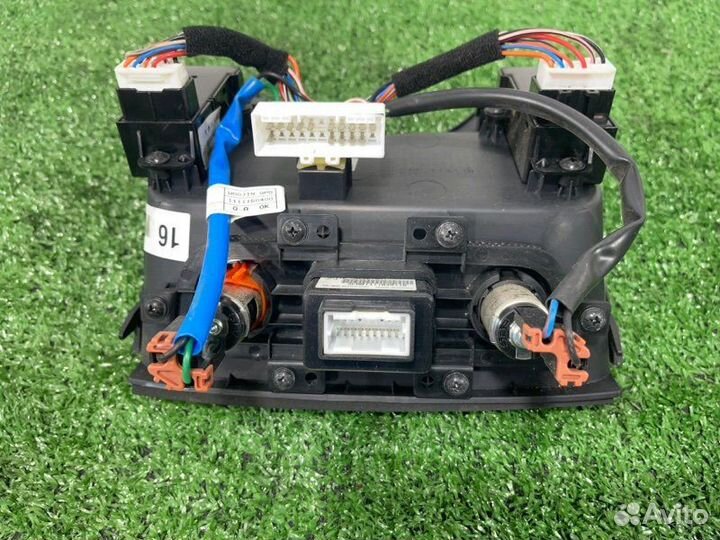 Консоль центральная Kia Sportage SL D4HA 2011