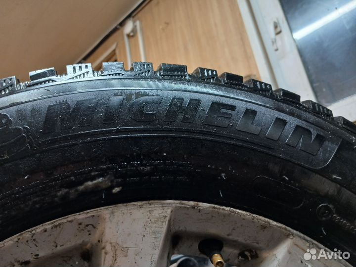 Michelin X-Ice North 4 225/65 R17 106H