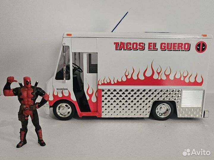 Deadpool Taco Truck модель